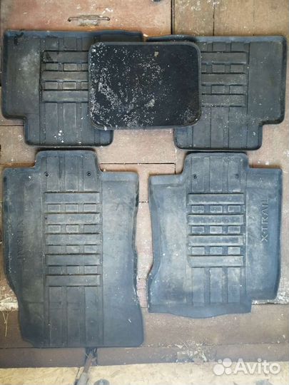 Коврики в салон резиновые