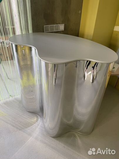 Продаю стойку -ресепшн