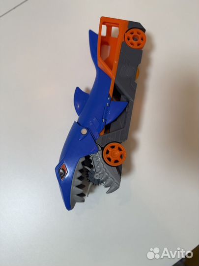 Машинка акула hot wheels