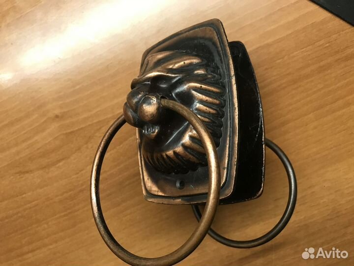 Дверная ручка 