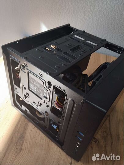 Системный блок i3 в корпусе mini-itx + монитор LG