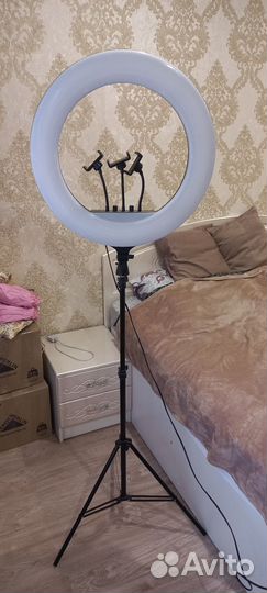 Кольцевая лампа со штативом
