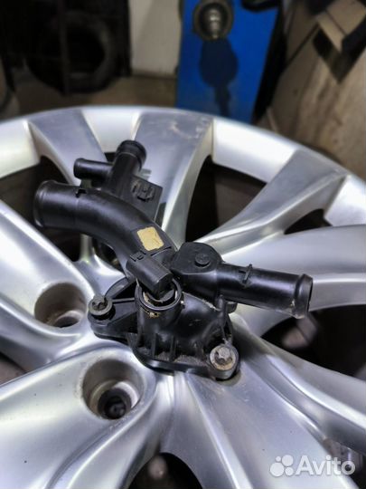 Корпус термостата opel astra j 1.4 (тройник)