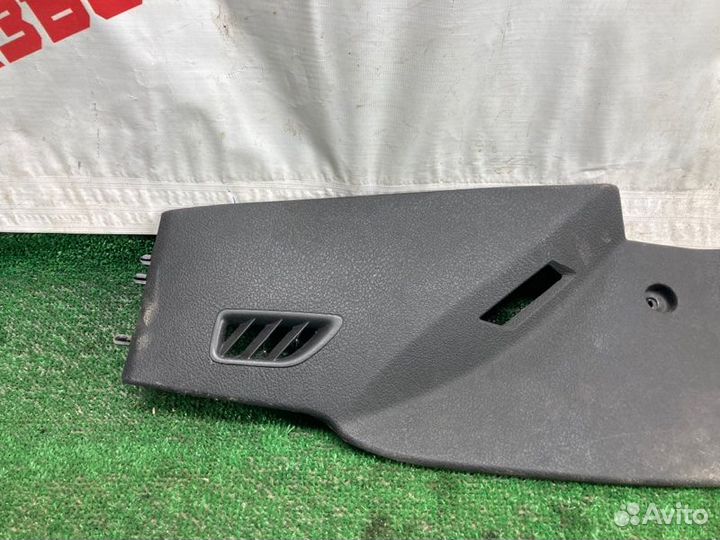 Накладка декоративная правая Peugeot 407 седан