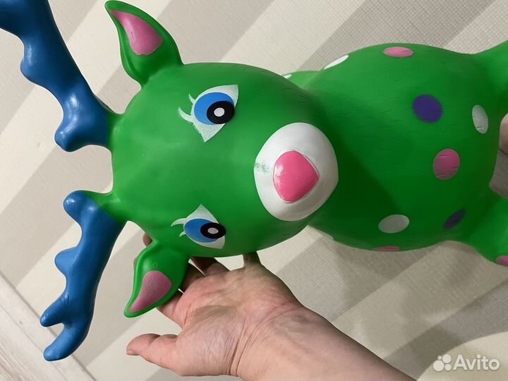 Северный олень, прыгун