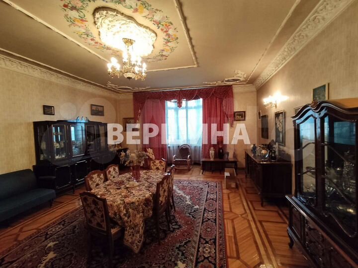 Дом 400 м² на участке 7,4 сот.