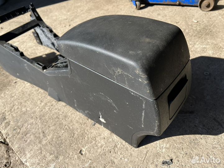 Lifan x 60 подлокотник