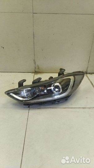Фара передняя левая Hyundai Elantra