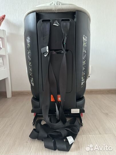 Автокресло britax romer trifix2 i size