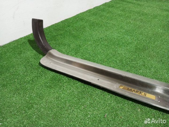 Накладка на порог салона правая Toyota Mark2 JZX90