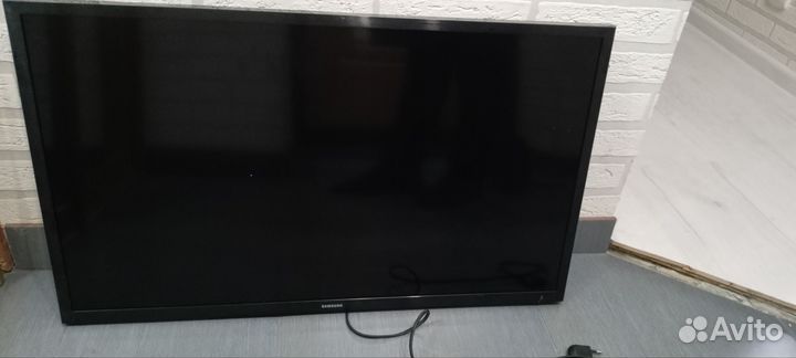 Телевизор ЖК на запчасти