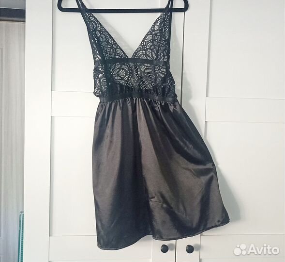 Ночная сорочка на бретелях с кружевом атласная S