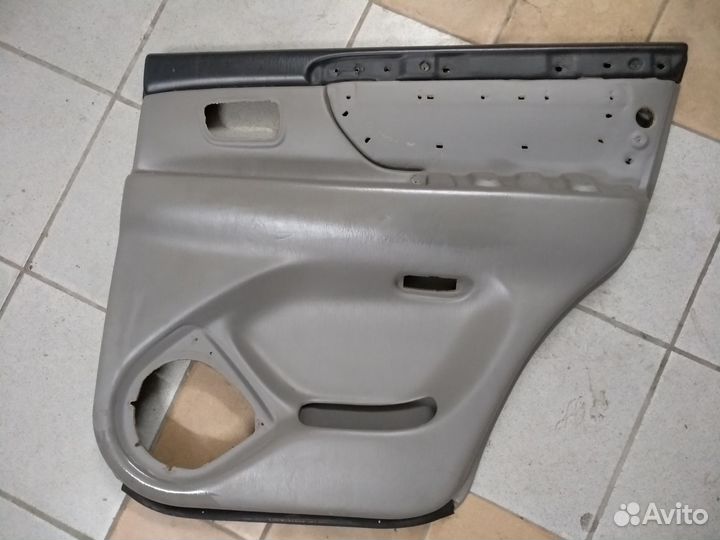 Обшивка двери Toyota Land Cruiser 100 Lexus LX470