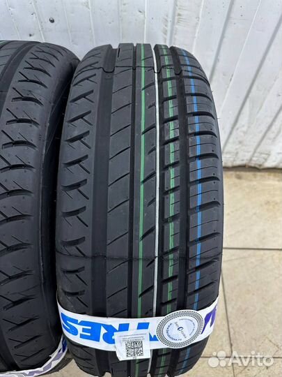 Viatti Strada Asimmetrico V-130 215/55 R17