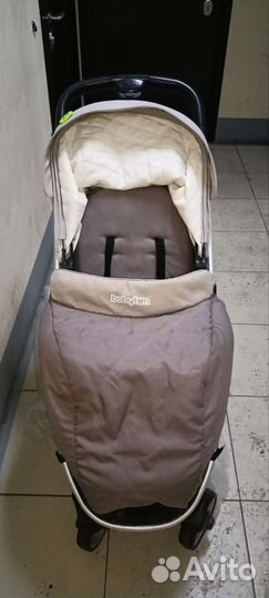 Прогулочная коляска