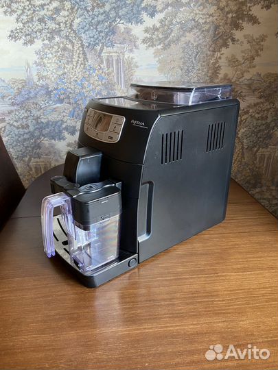 Кофемашина Saeco intelia