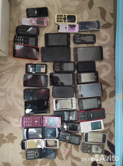 Телефоны и запчасти