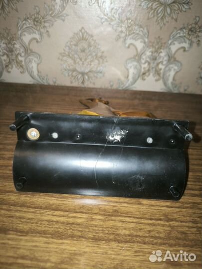 Статуэтка подставка для ручки 