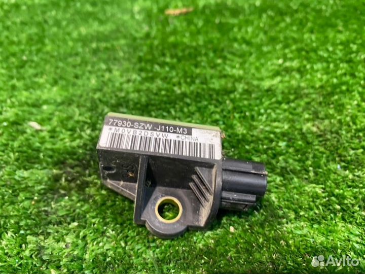 Датчик удара (7) Honda Fit Shuttle GP2 LDA 2011