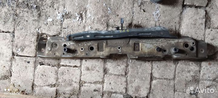 Верхняя и средняя планка телевизора