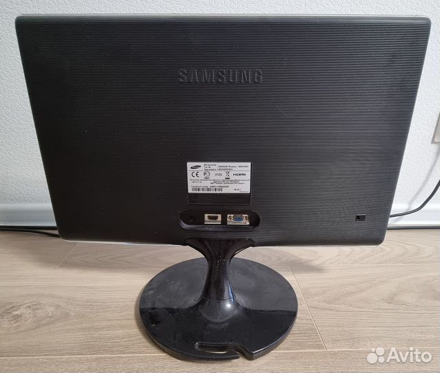 Монитор Samsung