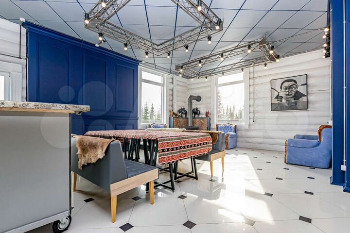 Дом 350 м² на участке 2 га