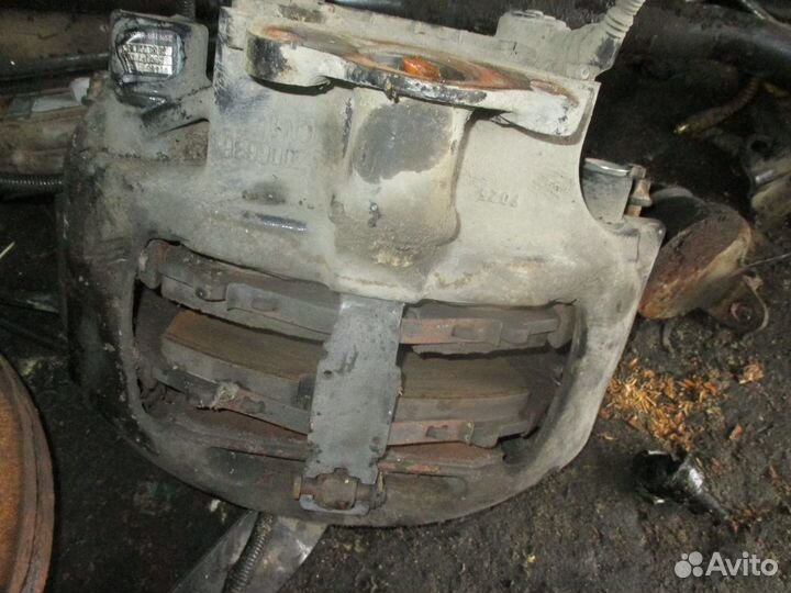 Суппорт тормозной передний левый MAN 81508046409