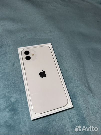 iPhone 12, 64 ГБ