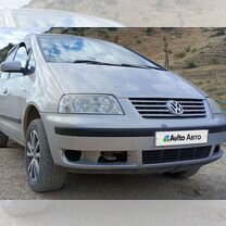 Volkswagen Sharan 1.8 MT, 2001, 156 000 км, с пробегом, цена 580 000 руб.