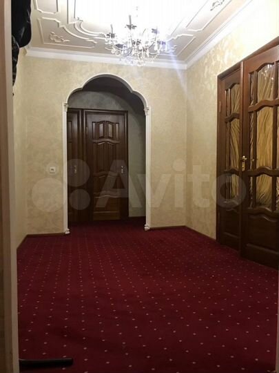 5-к. квартира, 120 м², 1/9 эт.