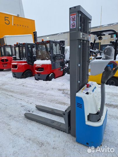 Электрический штабелер 1,5 тонны