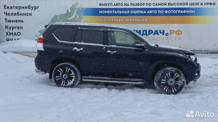 Накладка декоративная на торпедо левая Toyota Land