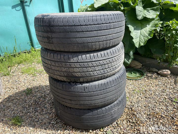 Kumho Crugen Premium KL33 235/65 R17 104H