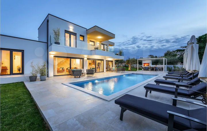 Коттедж 178,6 м² на участке 5 сот.