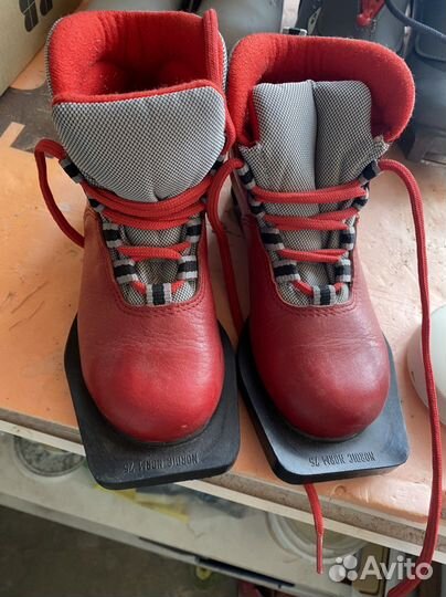 Лыжные ботинки