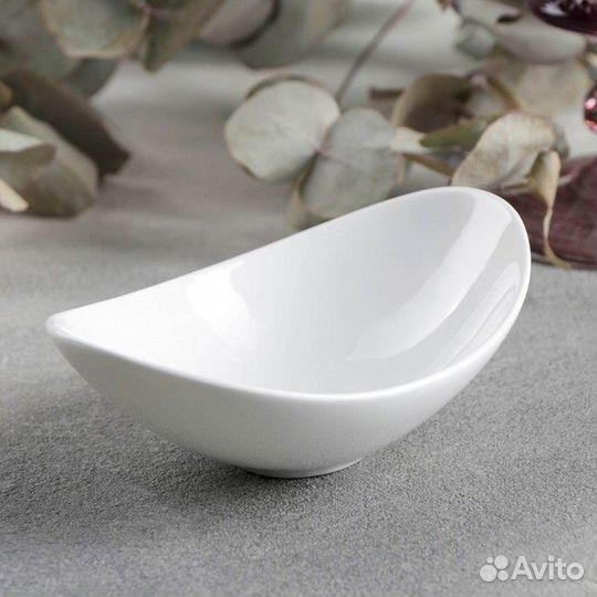 Салатник фарфоровый Wilmax Olivia, 139 см, цвет бе