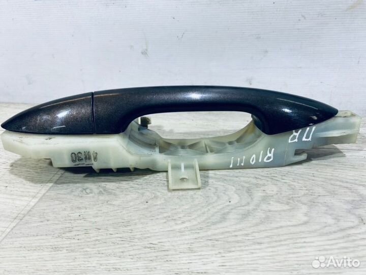 Ручка двери передняя правая Kia Rio седан 1.4 G4FA