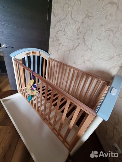 Детская кроватка