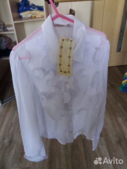 Новая белая блузка для девочки на рост 140 см
