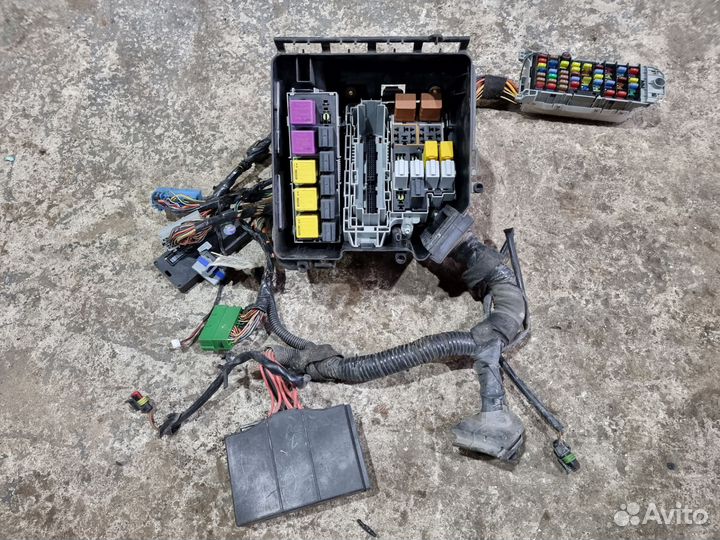 Блок предохранителей Мерива