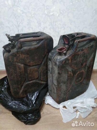 Канистра для бензина 20л б/у