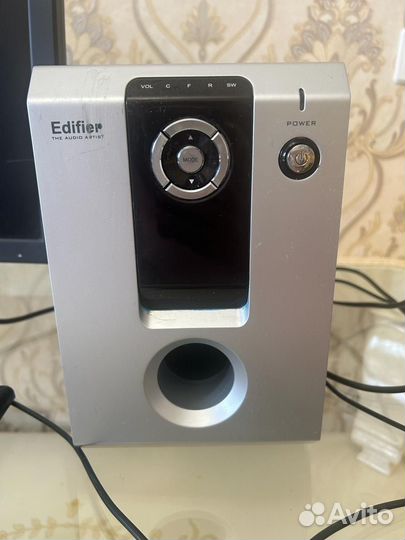 Монитор для компьютера + колонки с клавиатурой