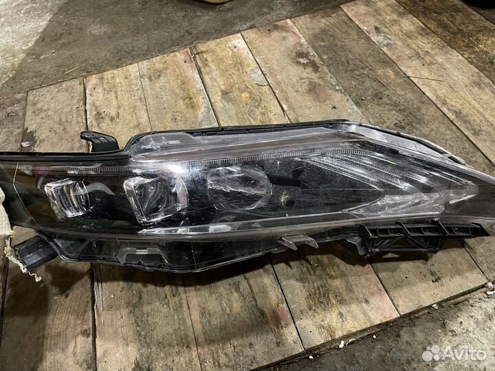Продам переднюю фару на Тойоту хариер 2016 гола