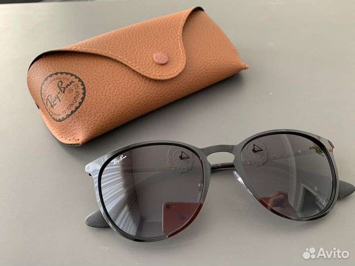 Солнечные очки Ray-Ban модель Erika(рейбан)