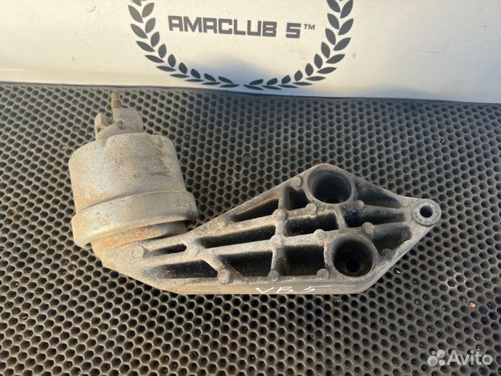 Кронштейн двс с подушкой Opel Vectra B универсал