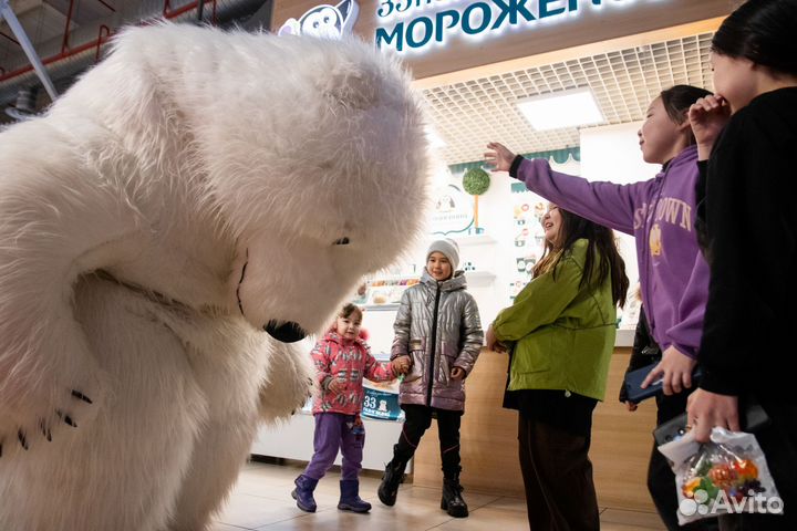 Яркое поздравление от Чебурашки, Мишки