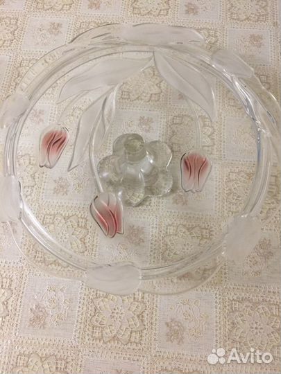 Тортница на ножке