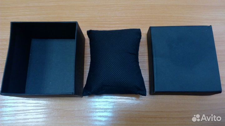 Коробочки и Футляры для дарения и хранения часов