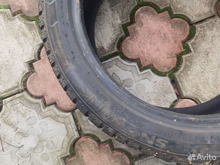 Triangle Snowlink TWT02 215/45 R17