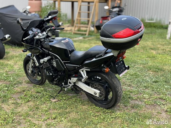 Yamaha FZS600
